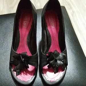 Vintage Black Summer pumps